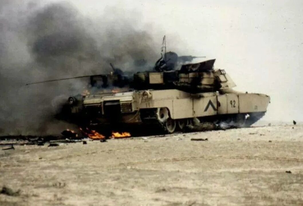 Дуэль абрамс и т. Иракский m1a1 Abrams. Подбитые танки Абрамс в Ираке. Подбитые танки Ирак 1991. Турецкие "леопард 2а4" подбитый.