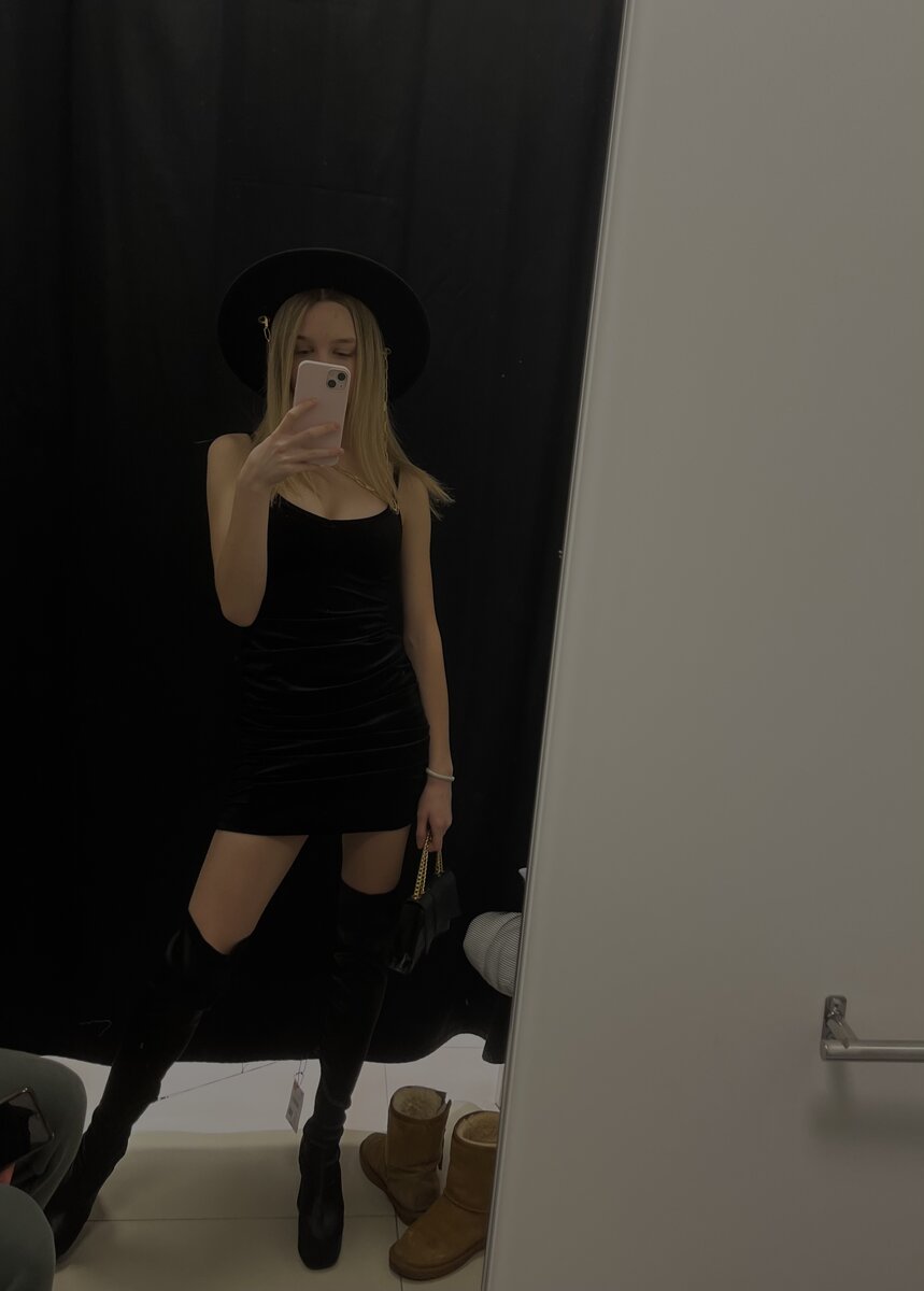 Да, я люблю свою работу. Получаю от нее удовольствие, путешествия, энергетику… 