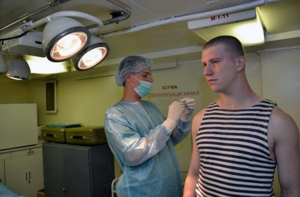 Военно морские медики. Врач моряков. Медицинская служба вмф. Врач моряков. Врач моряков.