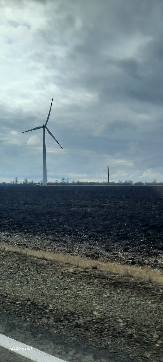 Наши ветровики все крутятся. Теперь это достопримечательность района.