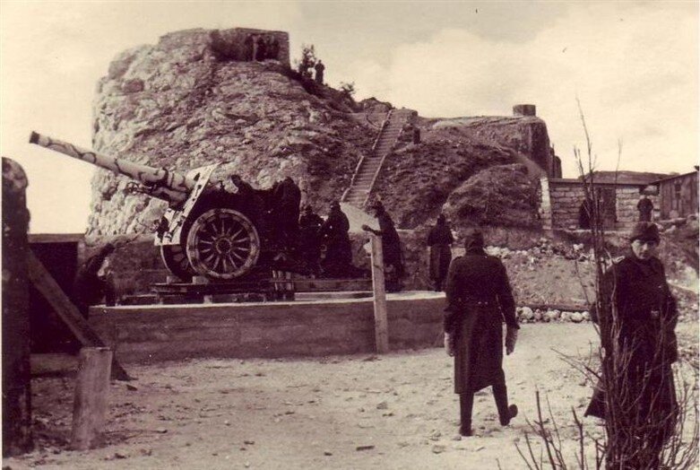 Армейский дивизион в  Балаклаве