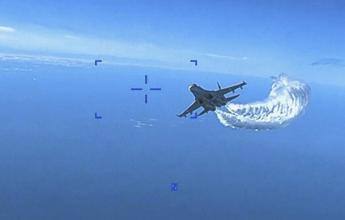    Истребитель СУ-27  US Department of Defense via AP