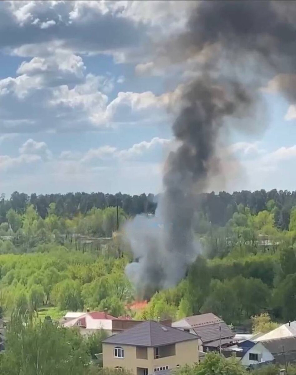    Ушедшим в вечный полет: в Клинцах возник народный мемориал в память о погибших 13 мая российских боевых летчиках avchernov