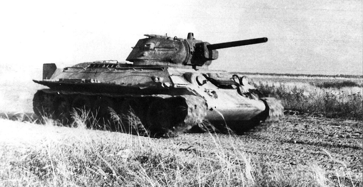 Т-34 - танк-легенда той войны. Источник фото: https://m.games.mail.ru/pc/articles/feat/t_34_glavnyj_tank_velikoj_otechestvennoj/