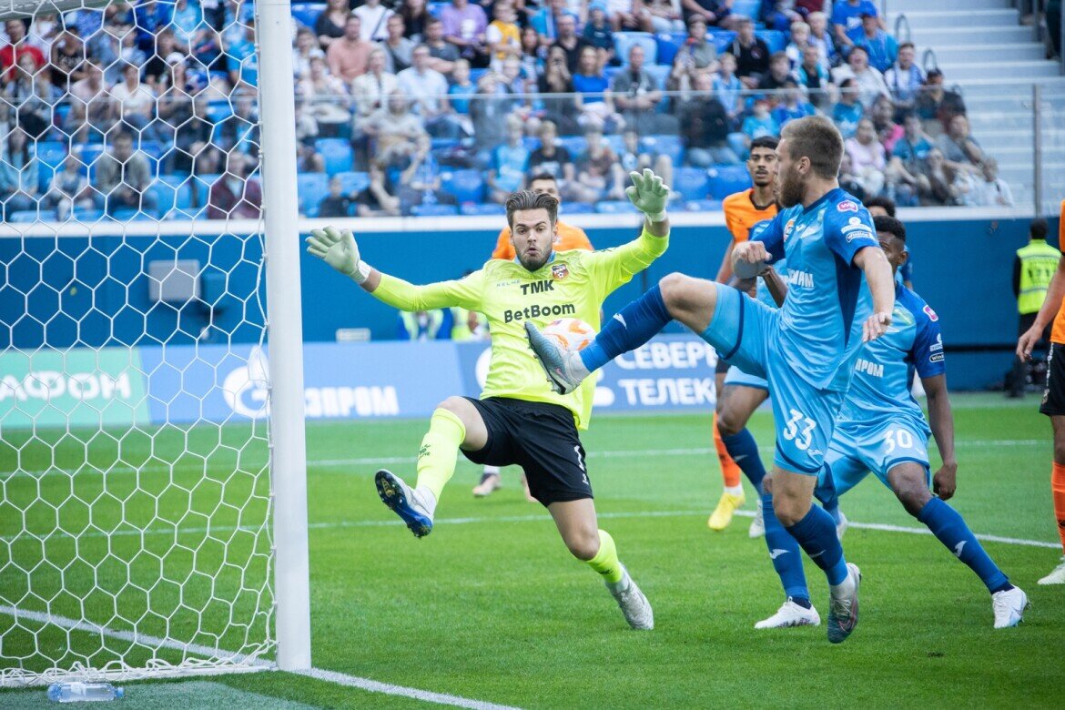 ​Многие эксперты и болельщики РПЛ с надеждой верили, что «шмели» что-то противопоставят «Зениту». Фото: vk.com/zenit