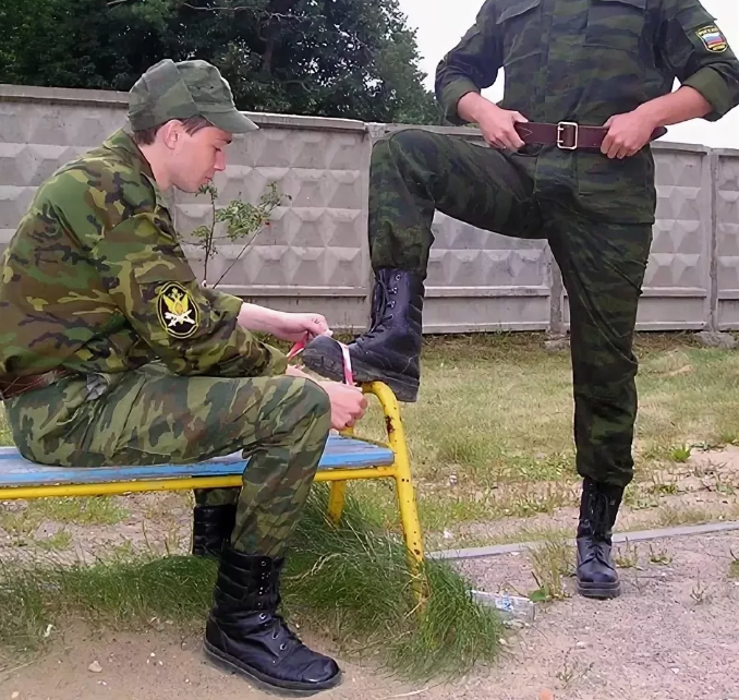Взаимоотношения между военными: найдено 86 изображений