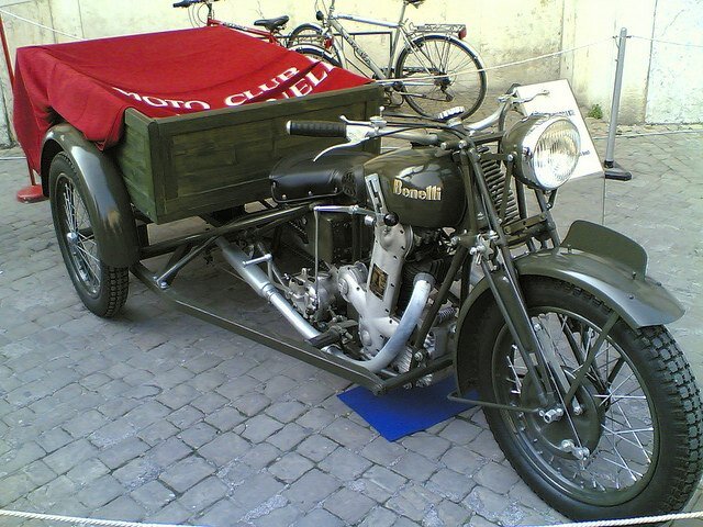 Moto Guzzi трицикл