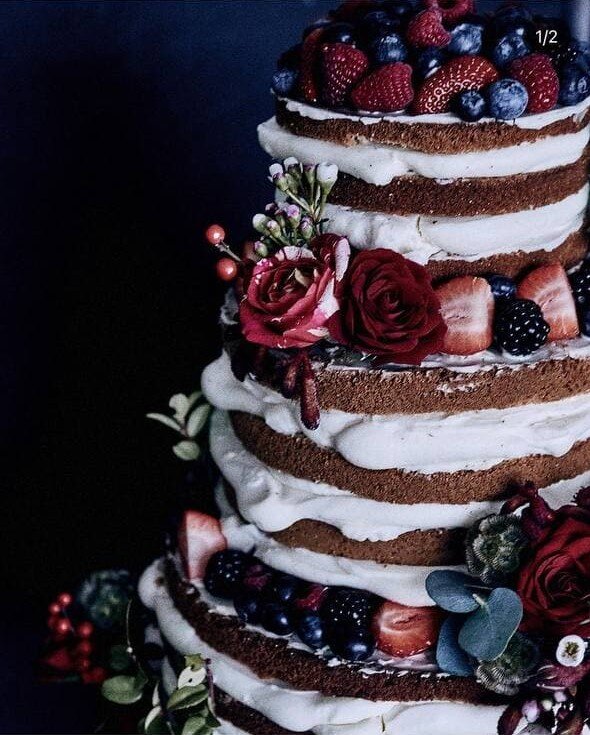 Свадебный торт с открытыми коржами