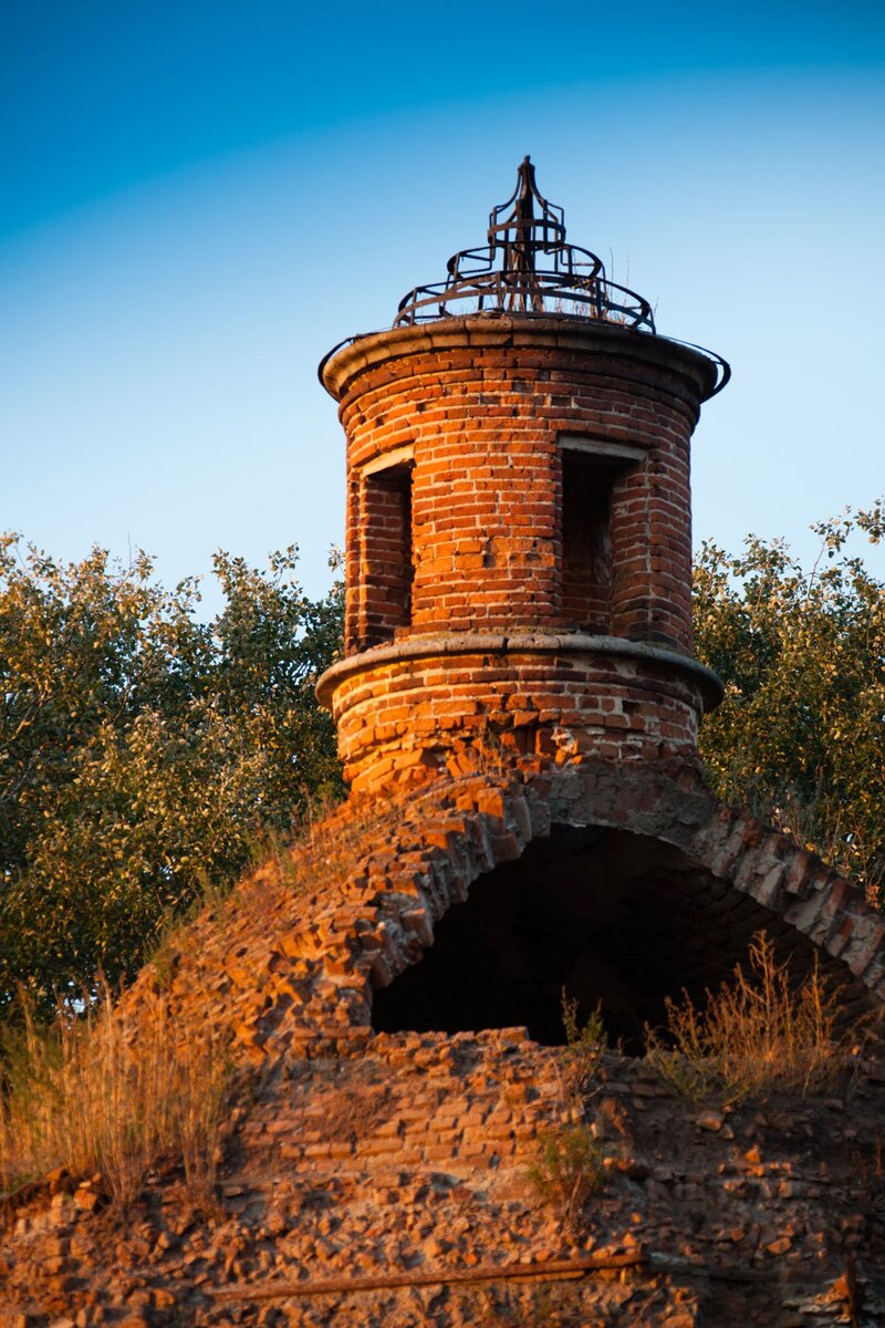 Остатки Никольской церкви с. Муравлянка. Фото Романа Солопова