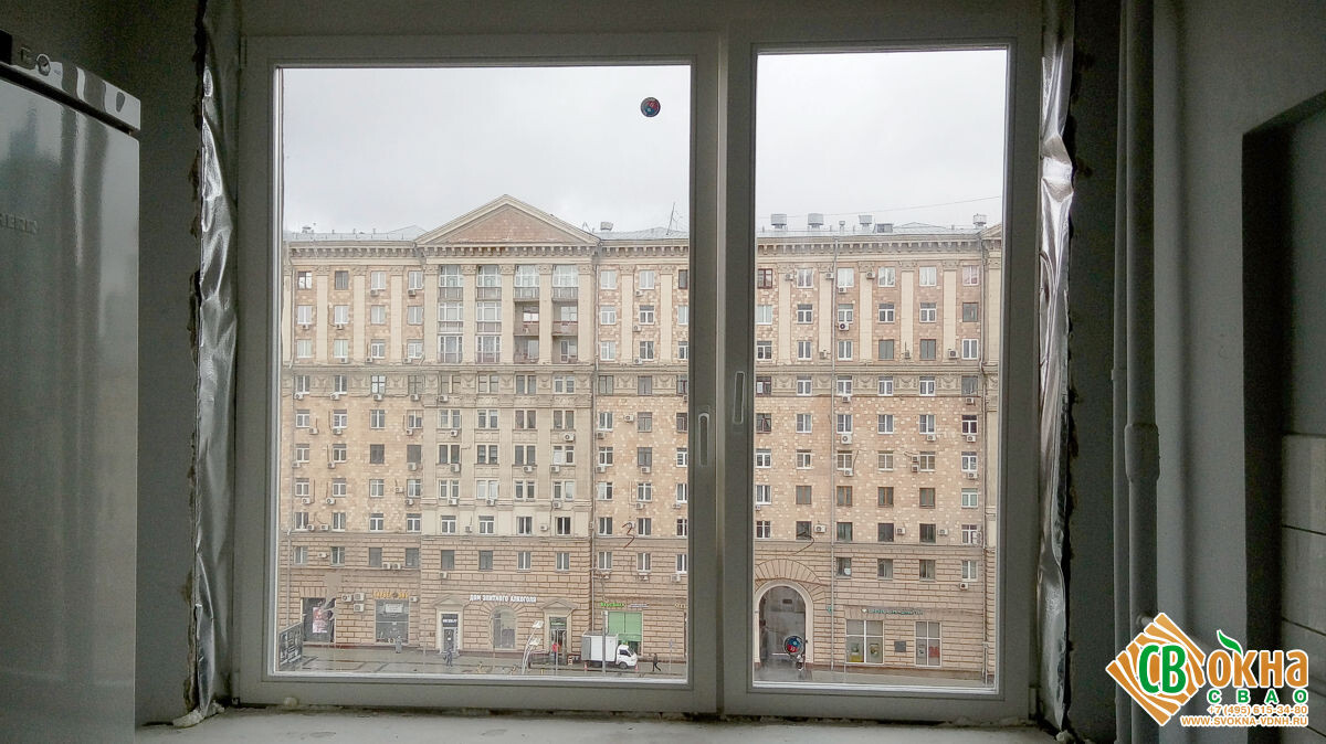 Окна из дерева на Новинском бульваре