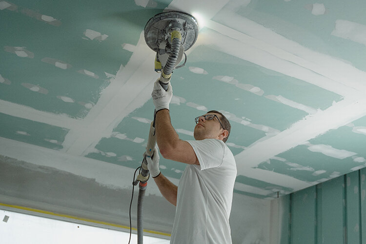 Что из себя представляют наши герои-инсайдеры? Один работает «на себя», другой сотрудничает с частной фирмой. Фото: https://www.pexels.com/