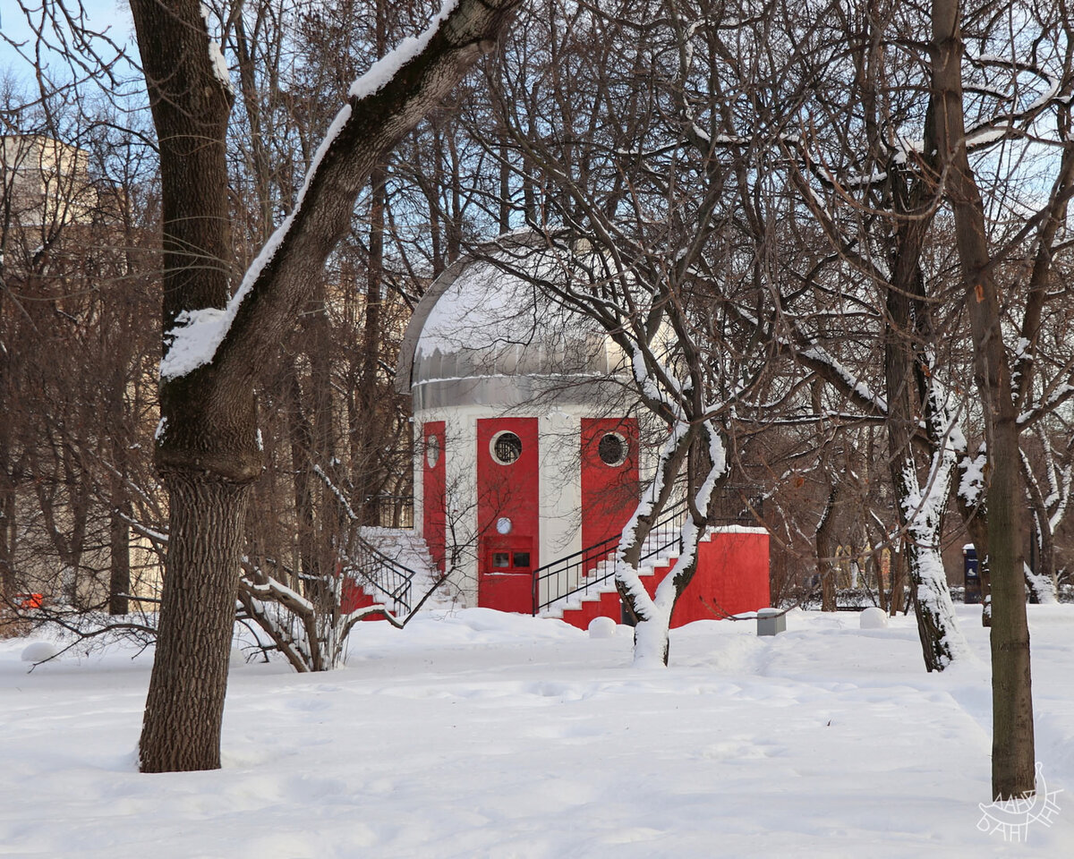 Забавное здание народной обсерватории
