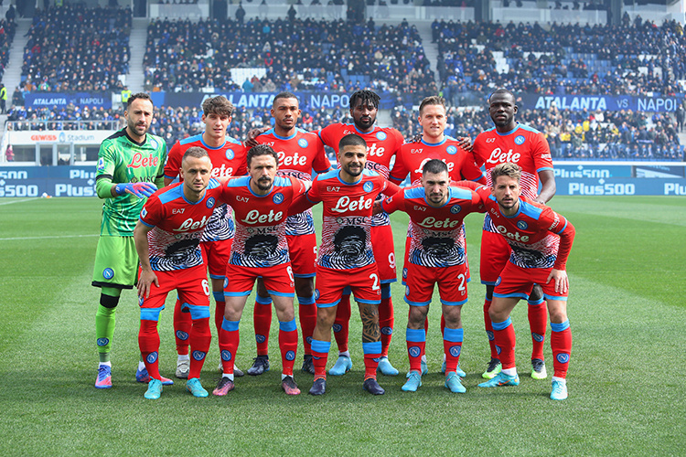 В этом сезоне команда Лучано Спаллетти как никогда близка к трофею. Клуб занимает второе место в чемпионате, уступая «Милану» лишь одно очко (66 против 67). Фото: Alberto Mariani / Keystone Press Agency / Global Look Press