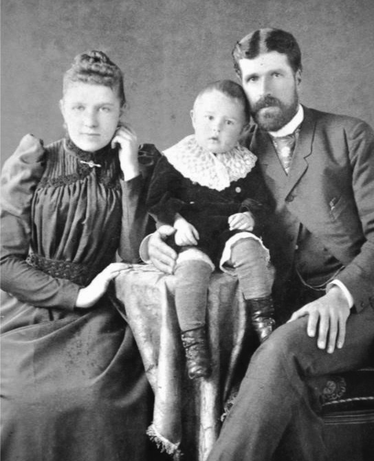 Л.Л. Зотов с семьей