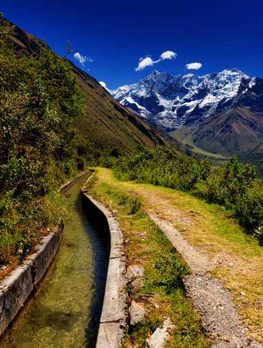 Отправьтесь в путешествие по малопроходимой дороге и поднимитесь по маршруту Салкантай