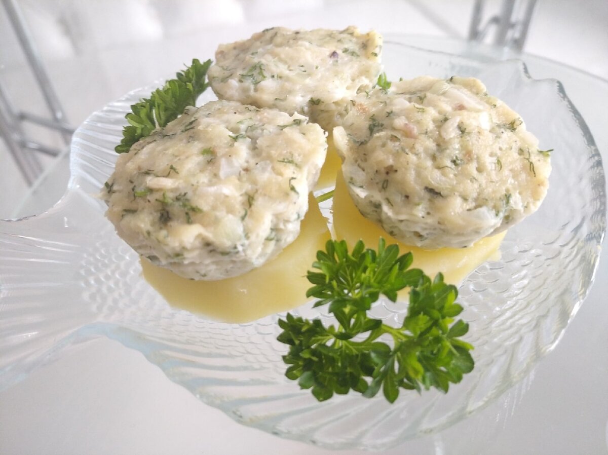 вот эти три котлетки на фото весят всего 120 г