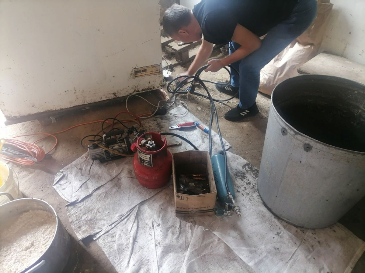 Спасение старого морозильного ларя