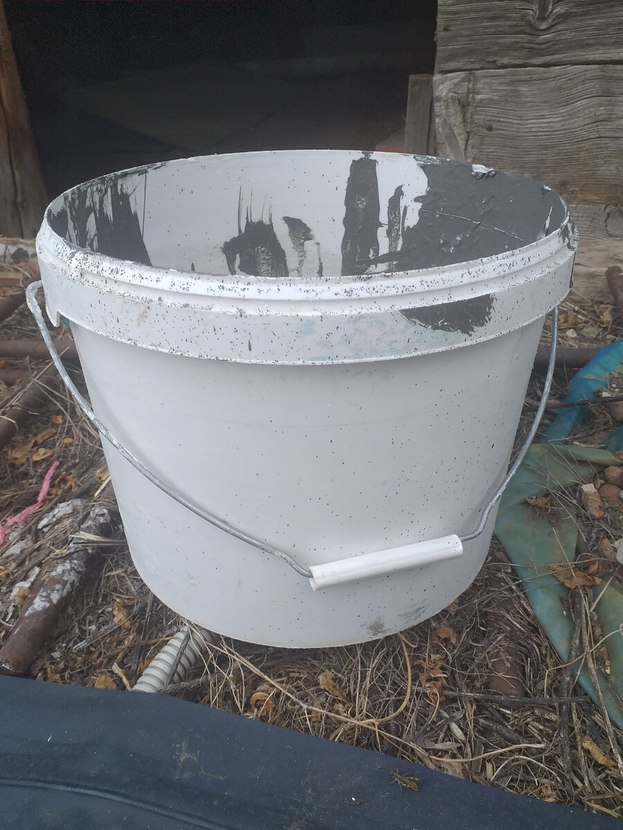 Ведро из-под краски)))