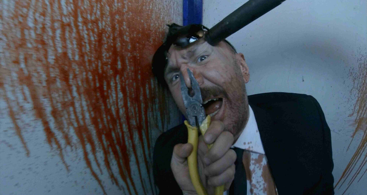 Хардкор 2015. Режиссер: Илья Найшуллер. Кинокомпания Universal Pictures, Базелевс, Huayi Brothers Pictures, Versus Pictures