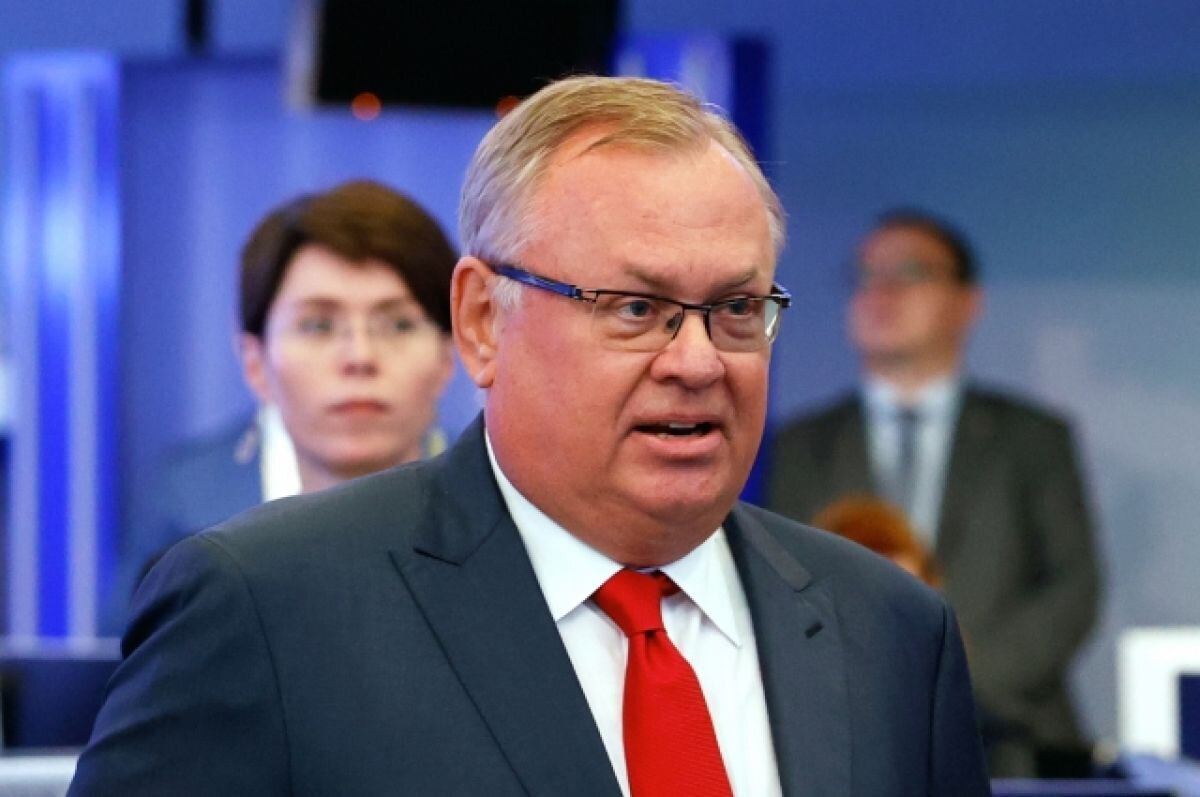    Банкир Костин на ВЭФ: после введения санкций из РФ утекло 7-8 млрд долларов