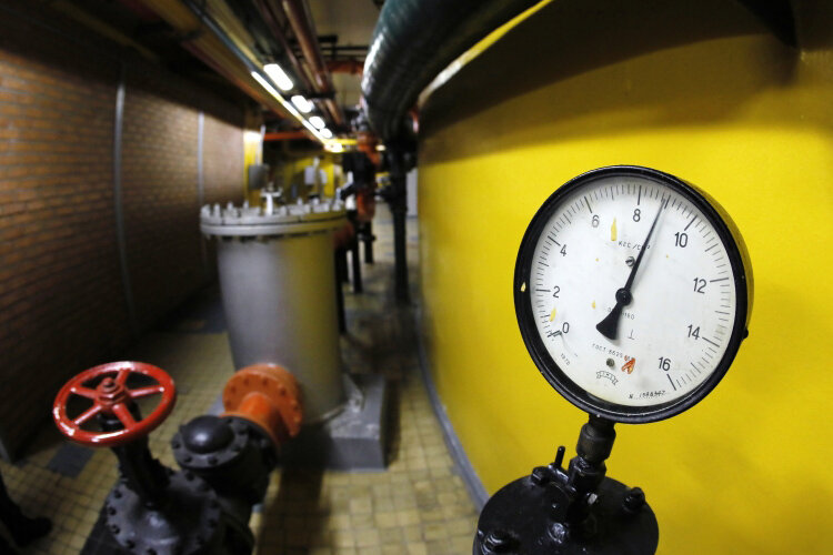 «Генерирующие компании просят разрешить им выключить иностранные энергоблоки, чтобы поберечь этот актив. Ссылаются на дорогой ремонт и сервис, сложности с зарубежными поставщиками»Фото: © Илья Наймушин, РИА «Новости»