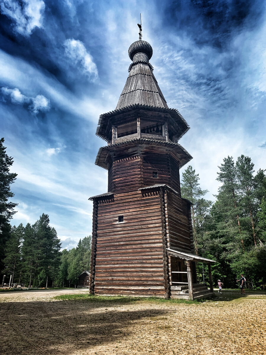 Ода северной деревне, запечатленная в дереве - все это архитектурно ландшафтная экспозиция музея под Архангельском Малые Карелы
