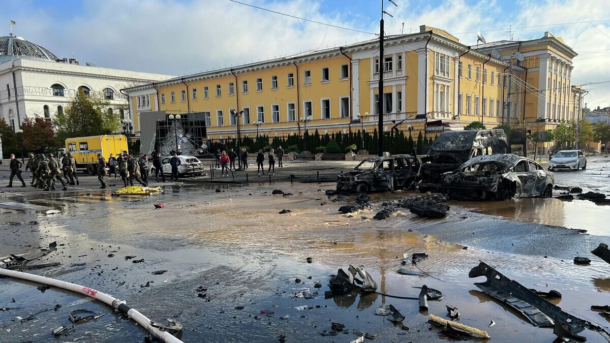    Ситуация на месте взрывов в Киеве, Украина© AP Photo / Adam Schreck