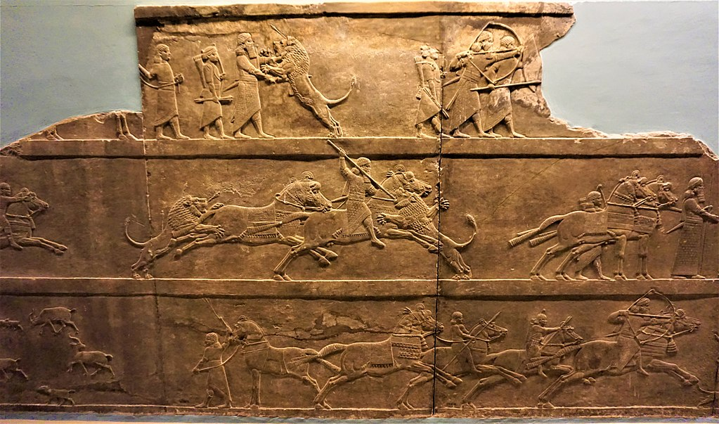Охота на львов ассирийского царя Ашшурбанапала. Барельеф в три регистра. Британский музей.