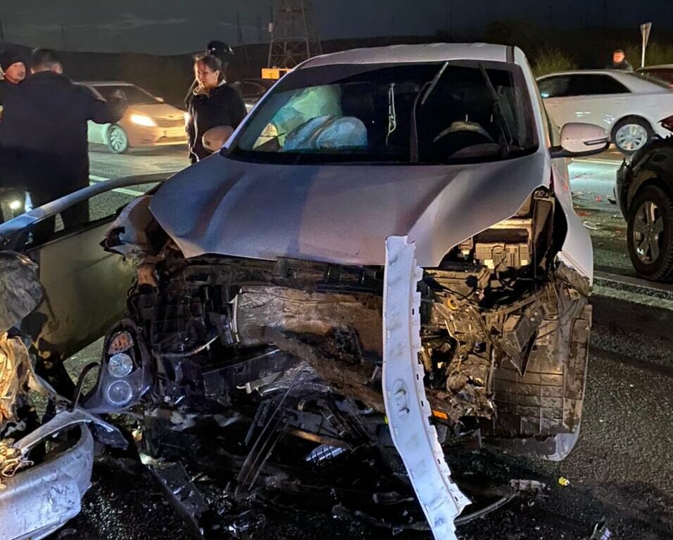  📷    В Орске в ДТП с 4 автомобилями пострадали два человека, потребовалась помощь спасателей Андрей Севостьянов