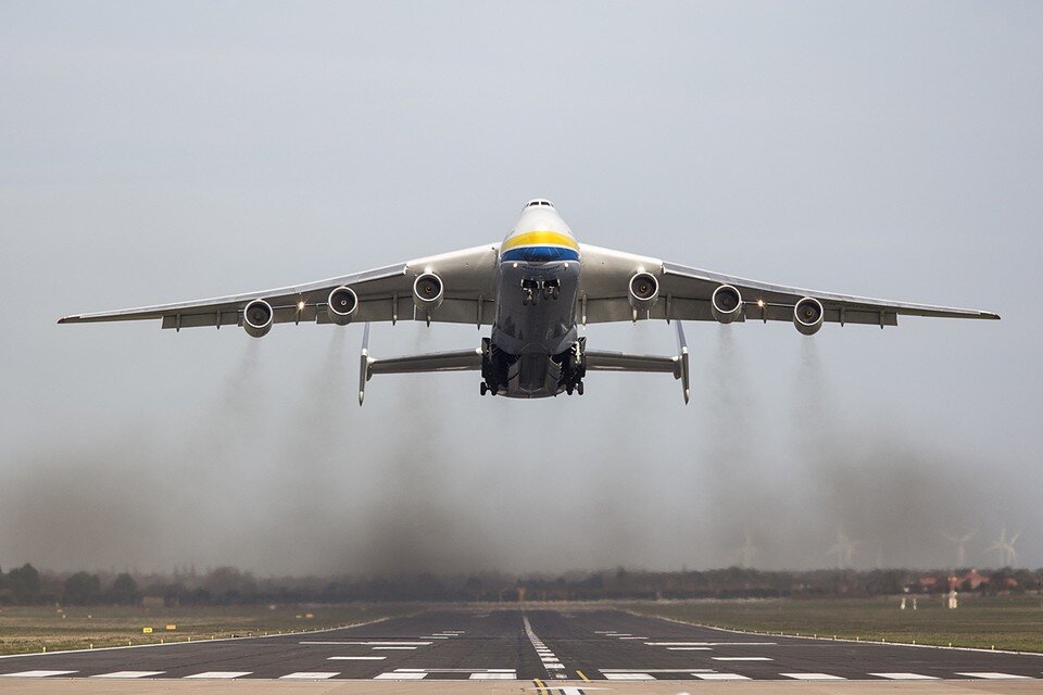     Новый гендиректор ГП "Антонов" Евгений Гаврилов заявил, что на Украине построят новую "Мрию" – самый большой самолет в мире Ан-225 "Мрия"  ТАСС