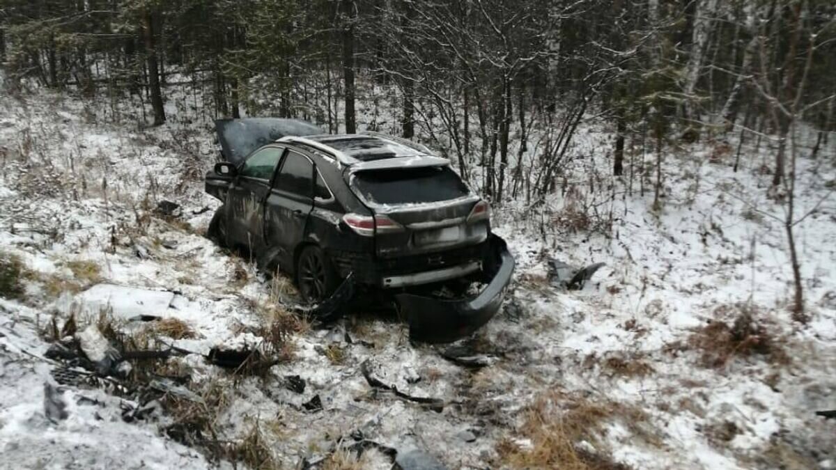    ДТП с участием автомобилей "Мазда Капелла" и "Лексус RX 450" в Кемеровской области© Фото : ГУ МВД по Кемеровской области
