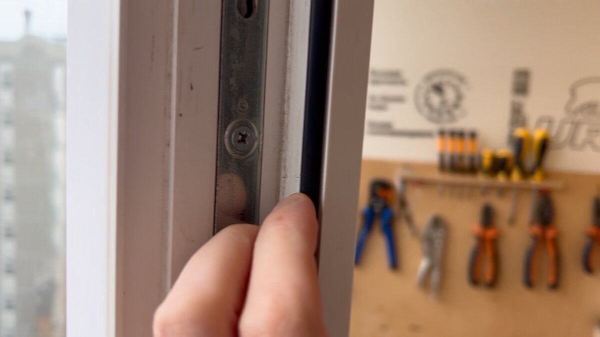 Резинка стала жесткой.