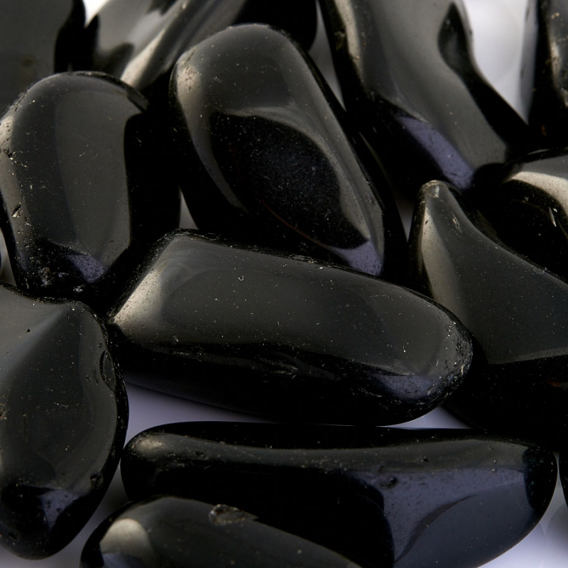 Обсидиан. Фото из открытого источника в интернете