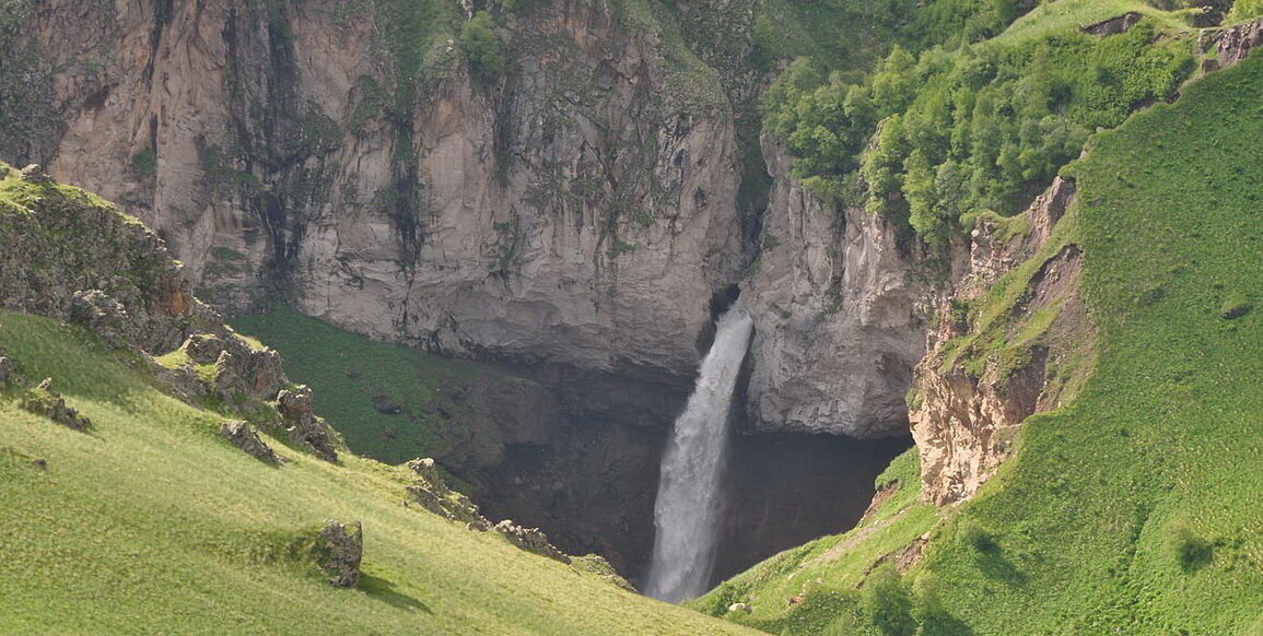 Каракая Су водопад КБР