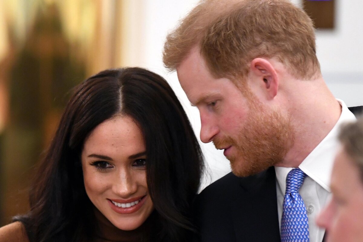     «Они были влюблены до безумия»: жизнь Меган Маркл и Гарри навсегда изменил телефонный звонок