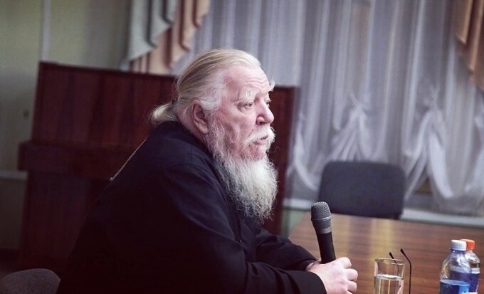 Димитрий Смирнов (07.03.1951 — 21.10.2020 гг.) — протоиерей, церковный и общественный деятель, проповедник, миссионер.