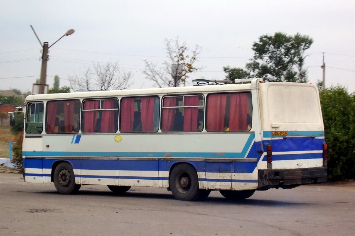 ЛАЗ-4207 сзади. Источник фото: fotobus.msk.ru