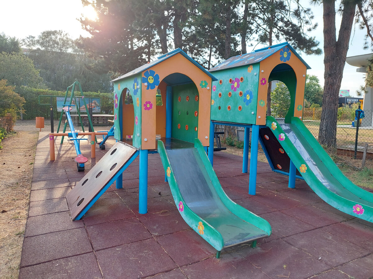 Детская площадка рядом с бассейном ,,Сајмиште". 