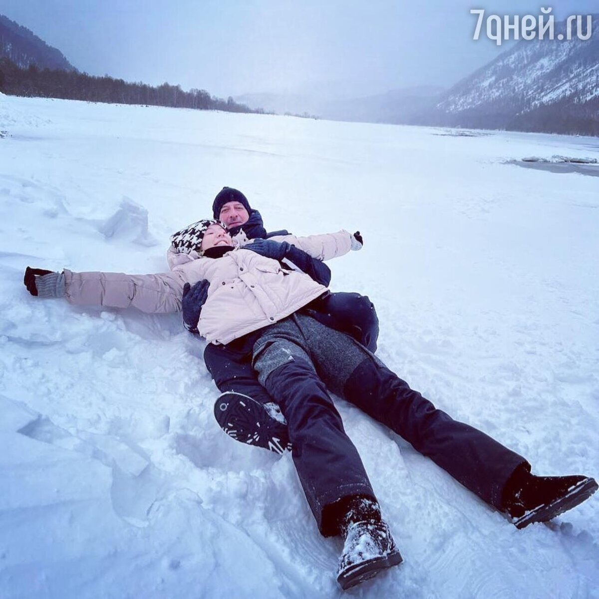    Ксения Собчак и Константин Богомолов Социальные сети