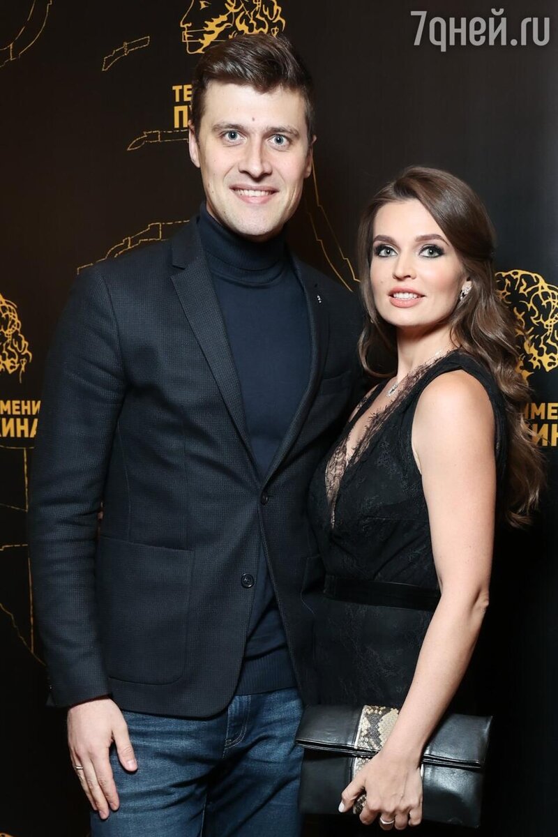    Александр Энберт с женой пресс-служба театра им. Пушкина