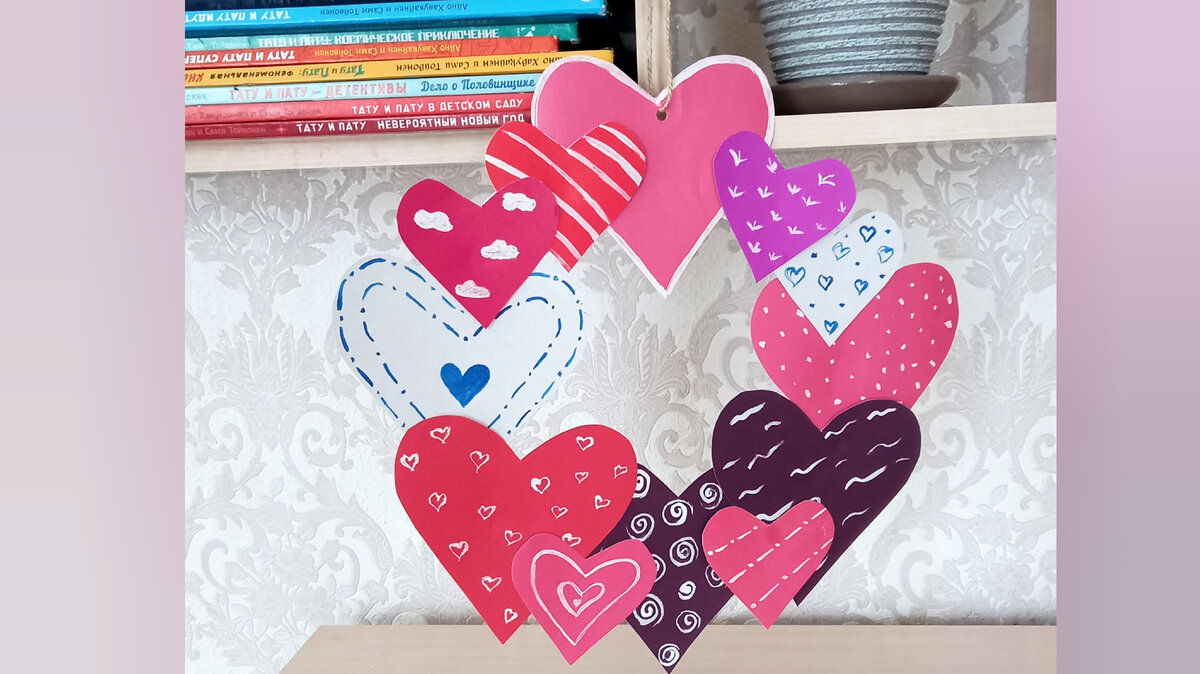 Венок на дверь к 14 февраля. Поделки с детьми ко Дню Всех Влюбленных