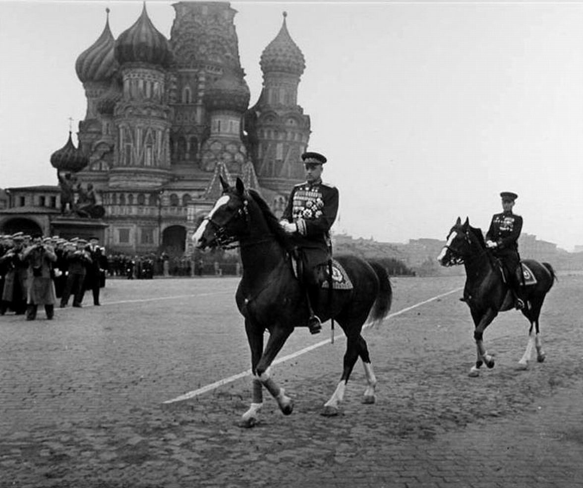 Парад победы 1945 жуков фото