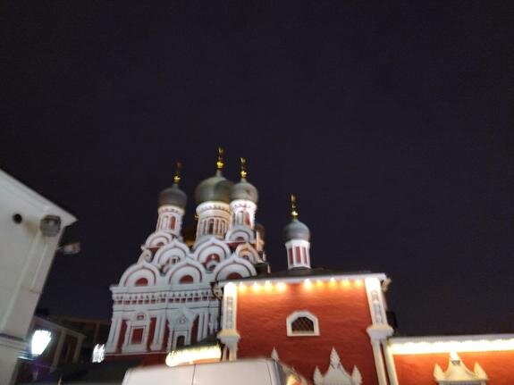    Экс-министр обороны Латвии Пабрикс заявил, что русские страны должны переубедить латышей, что они против политики Кремля