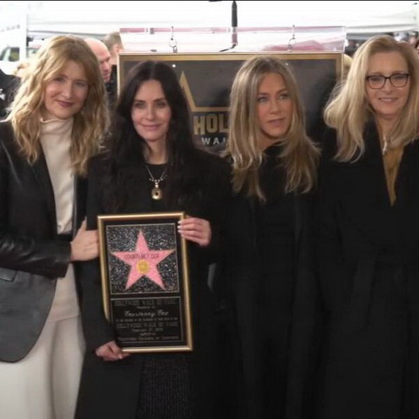     «Друзья» поздравили Кортни Кокс со звездой на Аллее славы