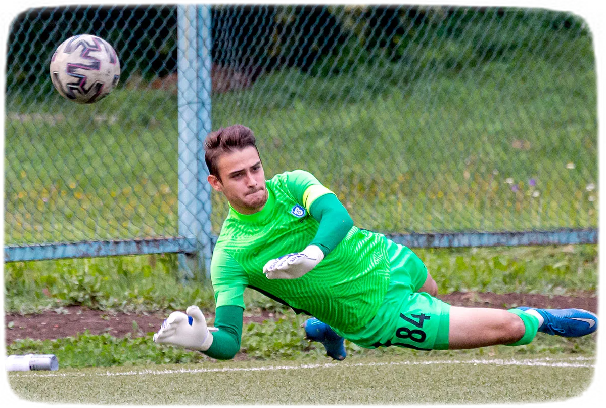 Карточки фк мобайл 24. Самый лучший вратарь в мире. Карточки из fc mobile 24. Все вратари фк динамо. Вратари апл.