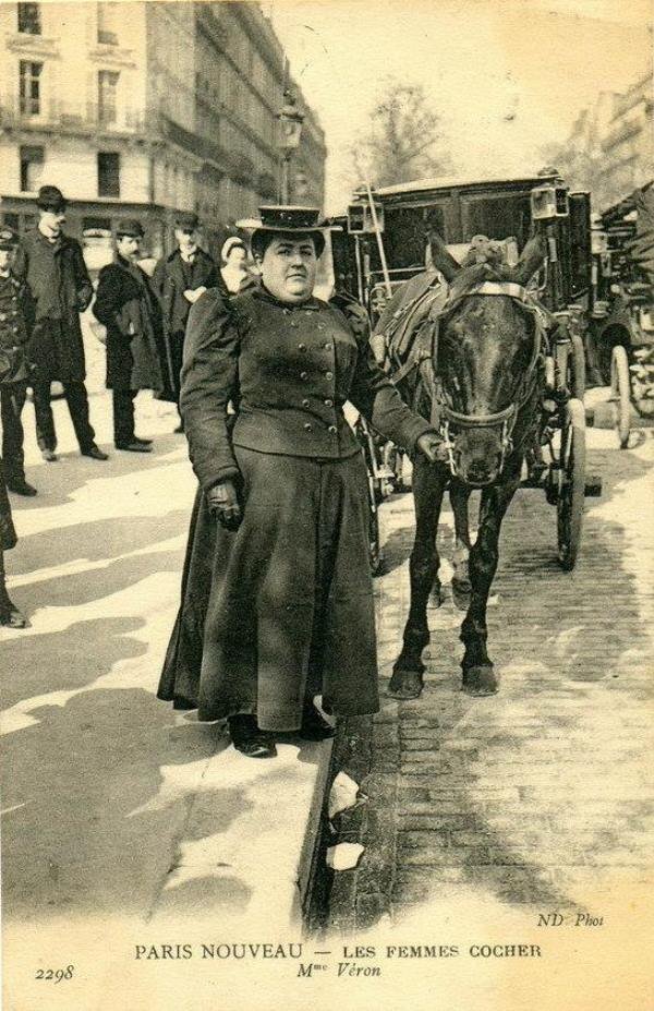 Дама в повозке. Дилижанс 18 века англия. Дама в карете. Тьерри эрмес карета. Женщина в карете.