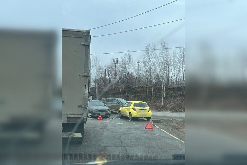     «Мы ехали на зеленый»: в Хабаровске произошла престранная авария на перекрестке Фото: предоставлено редакции