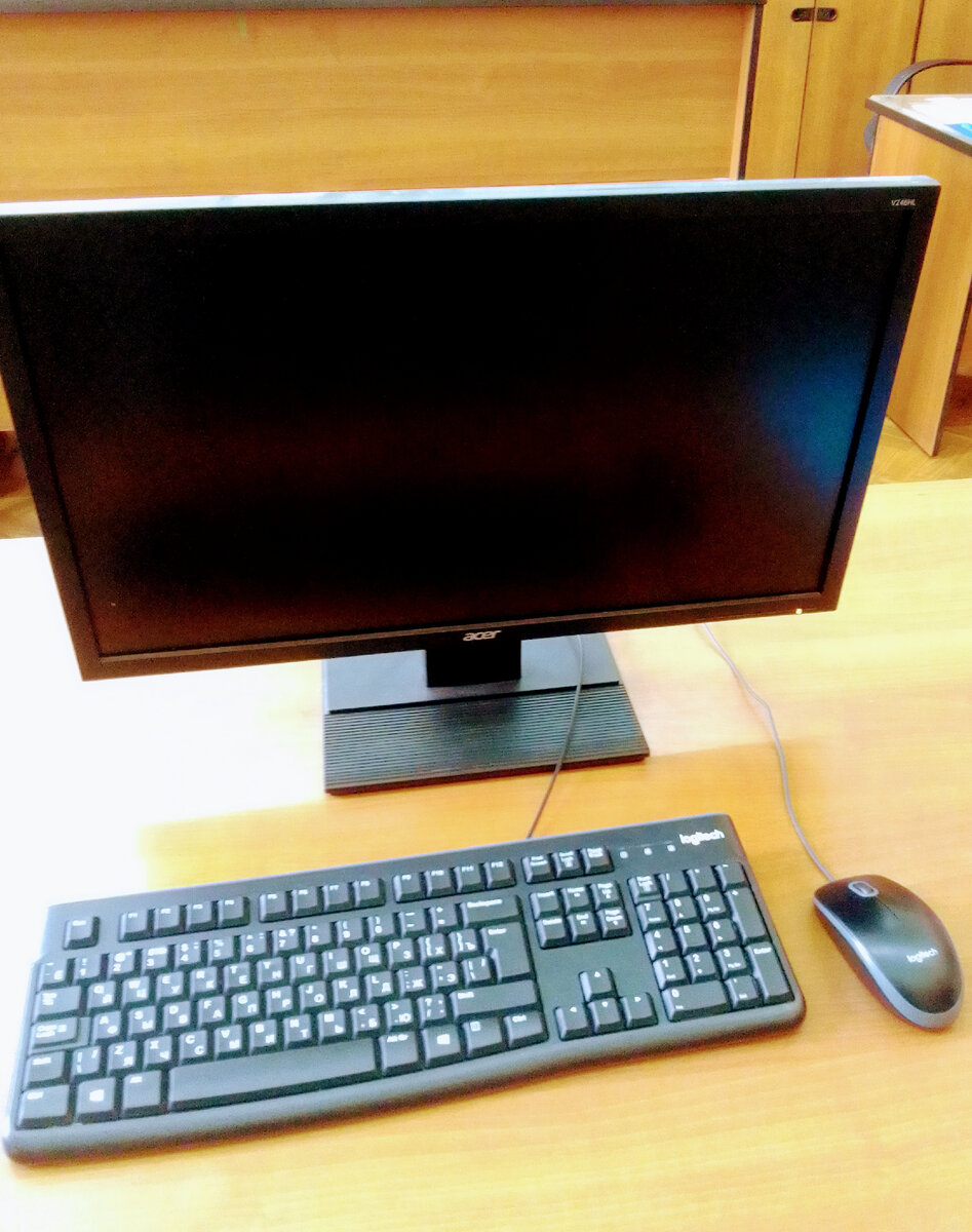 -Знаешь, Николай Николаевич,-повернувшись к коллеге,сказал он,-поругался со старшим сыном,-потом, немного помолчав,добавил,- из-за компьютера. Фото к рассказу "Пагубное явление" книги " Командоры".Автор рассказа и фото В.АГалашевский 28 апреля ,2023 г.