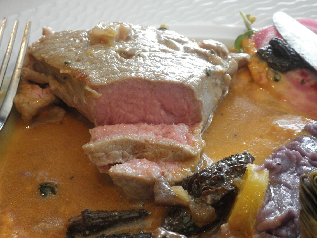 Мясо, которое я не смогла съесть. Жаль, видно, что качественное.