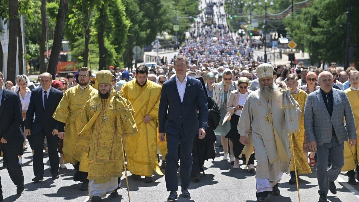     Из-за данного мероприятия транспорт менял свой маршрут в центре города.